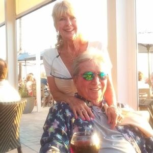 Meet your Posher, Lois